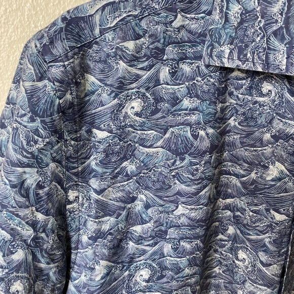 Rodd & Gunn Men's Button Down Shirt Blue Crashing Waves Size M Hawaiian Shirt - Picture 3 of 8